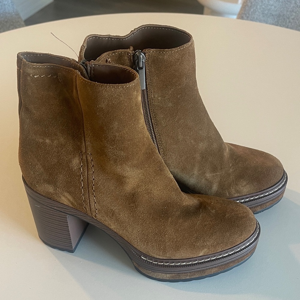 Steve Madden Tan Suede Leather Ankle Booties